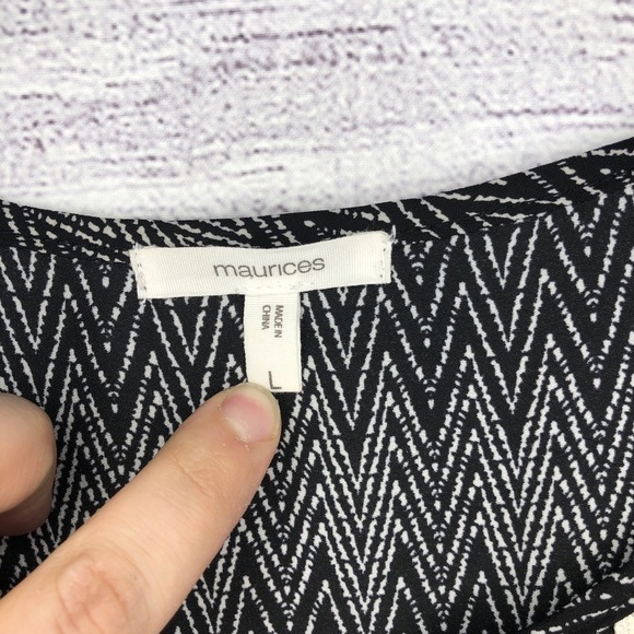 Maurices Embroidered Peasant Top Sz Sm - Picture 6 of 8